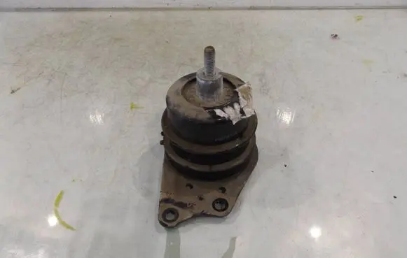 Engine mount bracket