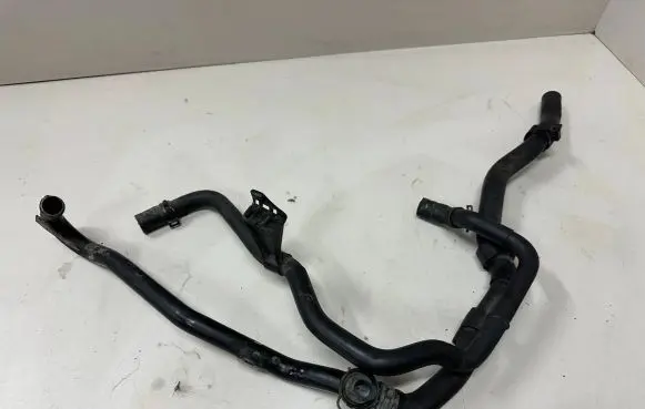 Volkswagen Jetta VI Engine coolant pipe/hose