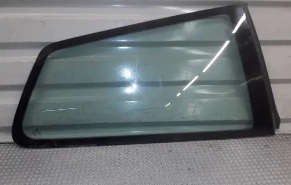 Volkswagen Polo IV 9N3 Rear side window 