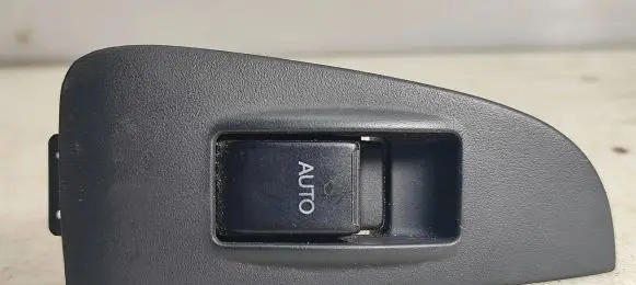 Toyota Avensis T250 Electric window control switch 7427105020