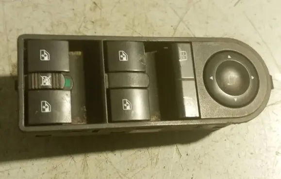 Opel Zafira B Electric window control switch 13228699 5011 1646K2