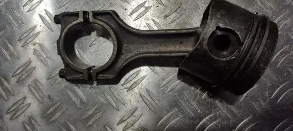 BMW 5 E39 Piston with connecting rod
