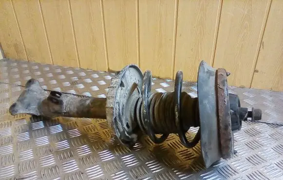 Mercedes-Benz C W203 Front shock absorber/damper 324904553642 A2033022530