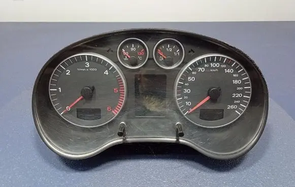 Audi A3 S3 8P Speedometer (instrument cluster) 8P0920930F