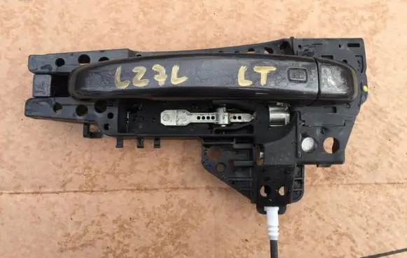 Audi A4 S4 B8 8K Loading door exterior handle/bracket 