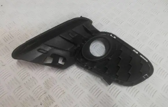 Mazda 3 II Front fog light trim/grill BGV450C11