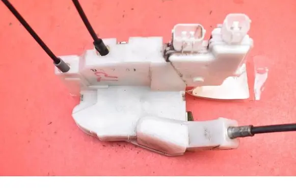 Subaru Legacy Rear door lock