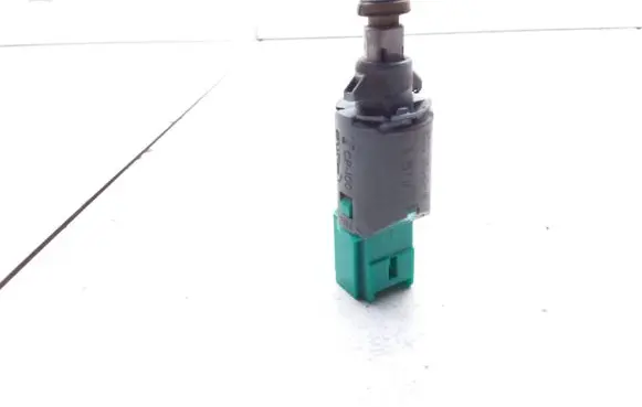 Renault Megane II Brake pedal sensor switch 8200168240B