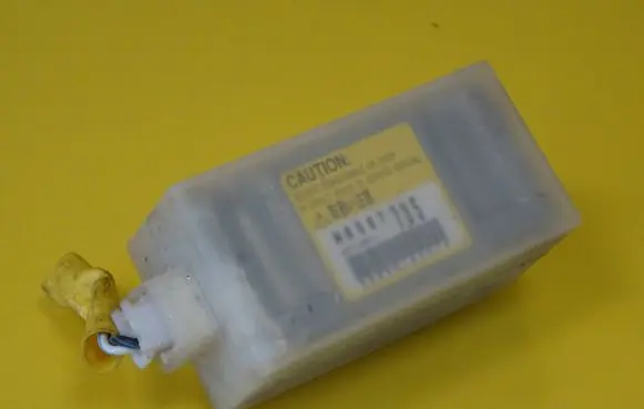 Mitsubishi Outlander Airbag deployment crash/impact sensor MR587735