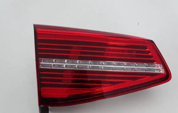Volkswagen PASSAT B8 Tailgate rear/tail lights 3G9945308