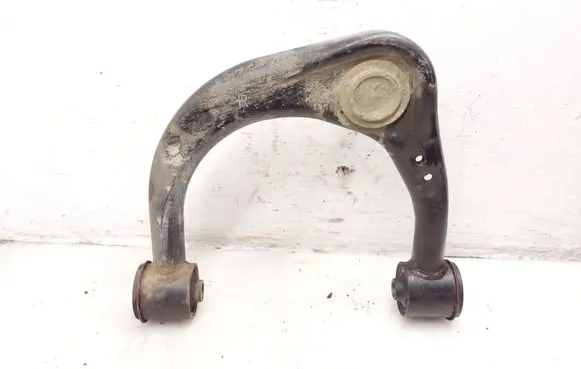 Toyota Hilux VIII Front upper control arm/wishbone 