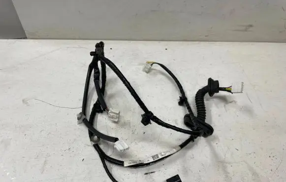 Subaru Forester SK Rear door wiring loom 81823SJ030