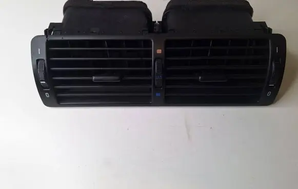 BMW 5 E39 Dash center air vent grill C335601 8391179 83640079