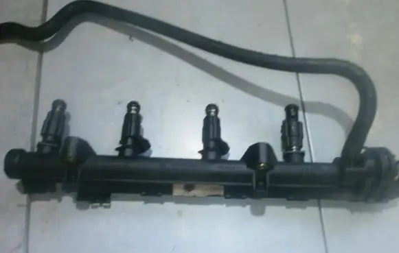 Volkswagen Polo III 6N 6N2 6NF Fuel main line pipe 030133319l 2435170153