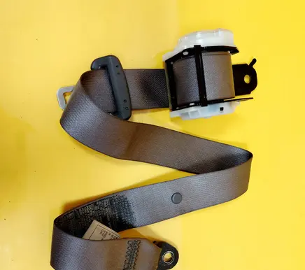 Rear seatbelt