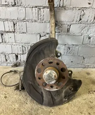 Mercedes-Benz E W211 Front wheel hub