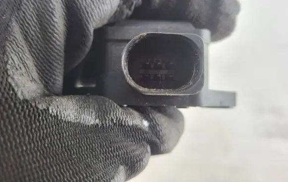 Audi A6 S6 C5 4B ESP acceleration yaw rate sensor 8E0907637A 0027558 0265005245
