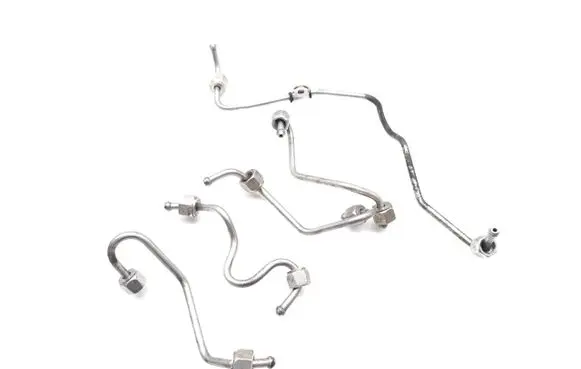 Fuel injector supply line/pipe