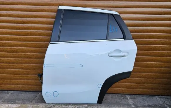 Suzuki SX4 S-Cross Rear door