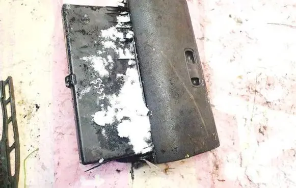 Mitsubishi Pajero Glove box