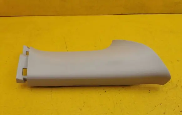 (D)pillar trim (top)