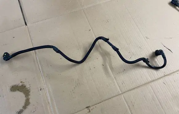 Dacia Dokker Fuel line pipe