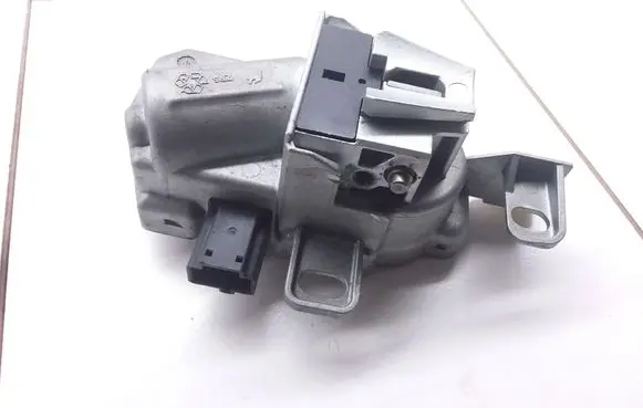 Volvo V50 Steering wheel lock P30741403 T551D4153
