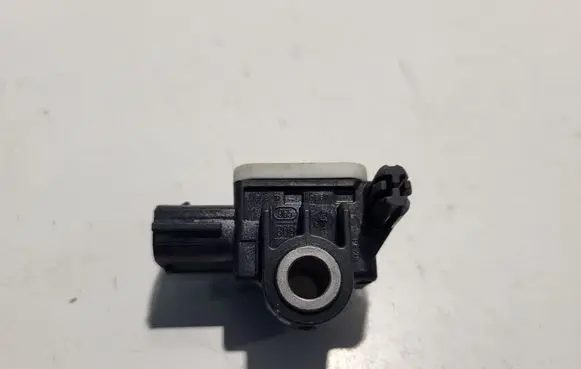 Mitsubishi ASX Airbag deployment crash/impact sensor