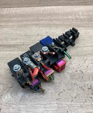 Volkswagen Golf IV Fuse box set 8L0941822A 896083000