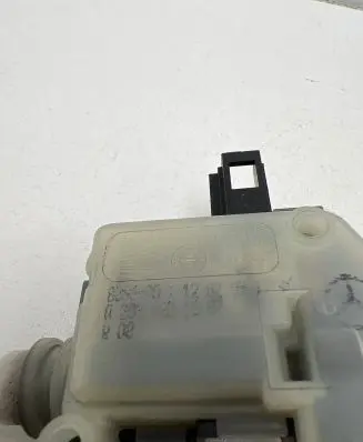 Mercedes-Benz CLC CL203 Fuel tank cap lock A2038201997 8541151210