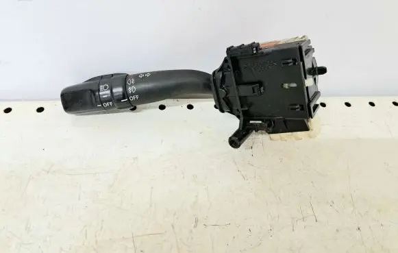 Toyota Avensis T250 Indicator stalk