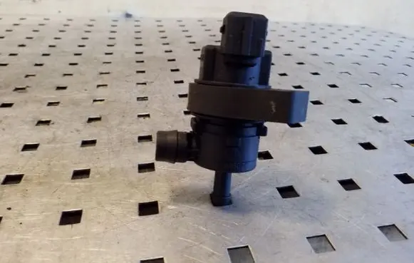 BMW X5 E53 Vacuum valve 1433602