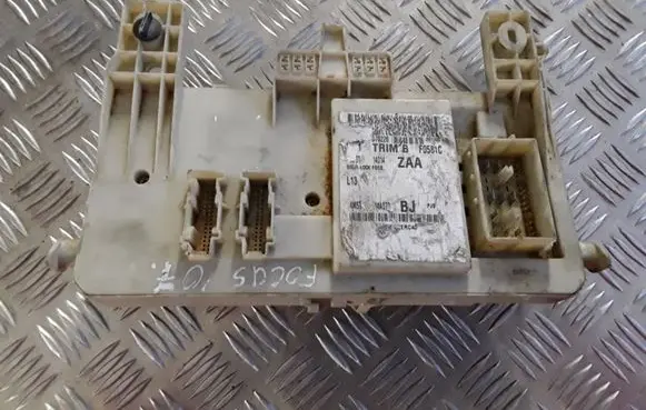 Ford Focus Fuse module 4M5T14A073BJ 4M5T14014 97RA012018