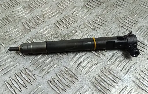 SsangYong Rexton Fuel injector 28384645