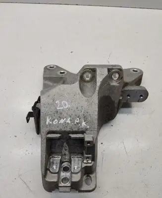 Hyundai Kona I Engine mounting bracket