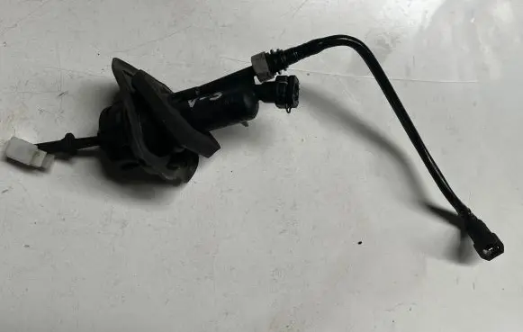 Volvo V50 Clutch slave cylinder 3M517A543