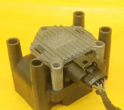 Volkswagen Polo V 6R High voltage ignition coil 032905106E