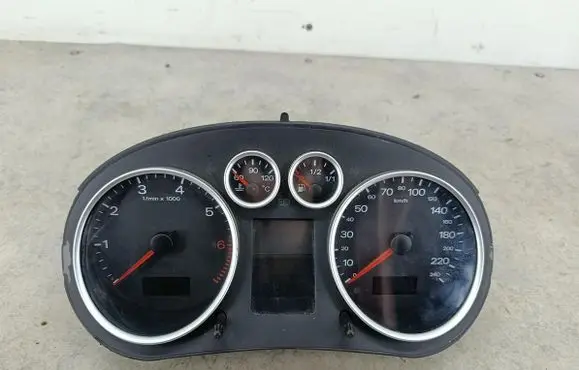 Audi A2 Speedometer (instrument cluster) 8Z0920900G