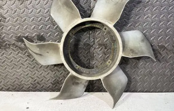 Mitsubishi Pajero Fan impeller MR298542