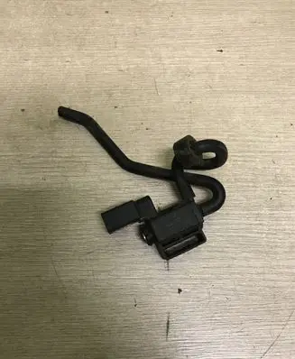 Volkswagen Golf V Turbo solenoid valve 03C906283