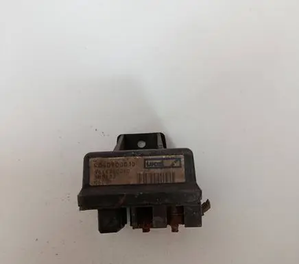 Glow plug pre-heat relay