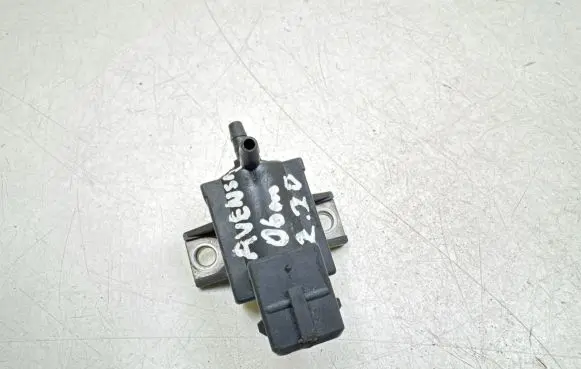 Toyota Avensis T250 Turbo solenoid valve 258600R010 72828606