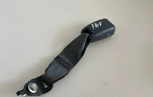 Honda FR-V Rear seatbelt buckle