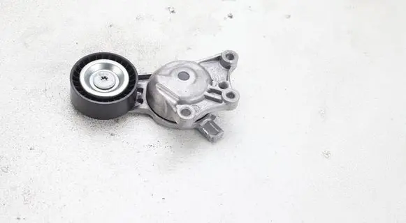 Citroen C4 II Generator/alternator belt tensioner T39187