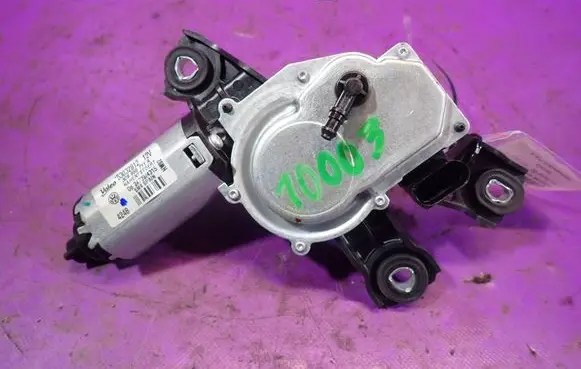 Volkswagen PASSAT B6 Rear window wiper motor