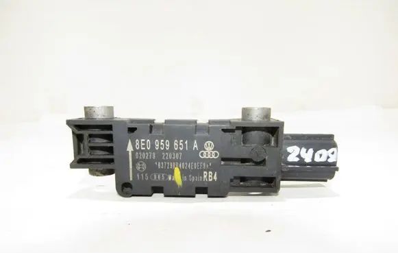 Audi TT TTS Mk2 Airbag deployment crash/impact sensor 8e0959651a
