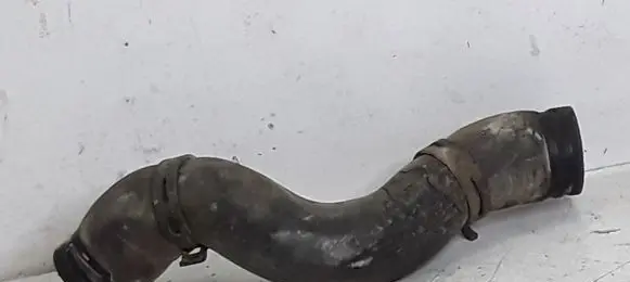 Coolant pipe/hose
