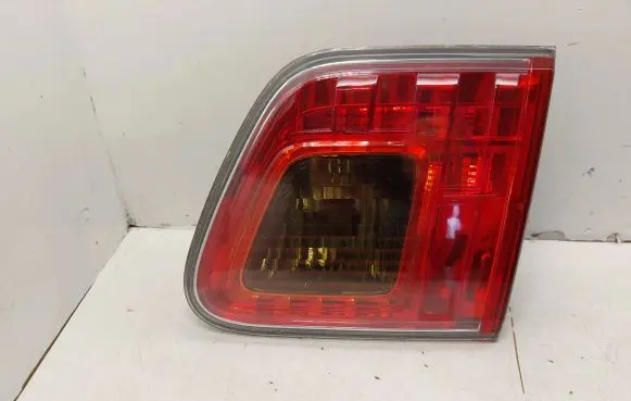 Toyota Avensis T270 Tailgate rear/tail lights 8158105110 8158505110