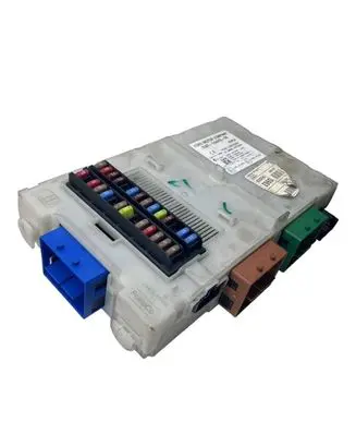Ford Mondeo MK IV Fuse module 7G9T14A073DE 1T0F01125TP 28174438