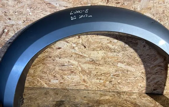 Mitsubishi L200 Rear arch trim MN117444